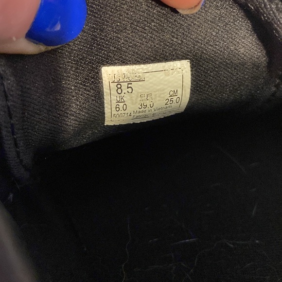 Vans - Picture 5 of 5